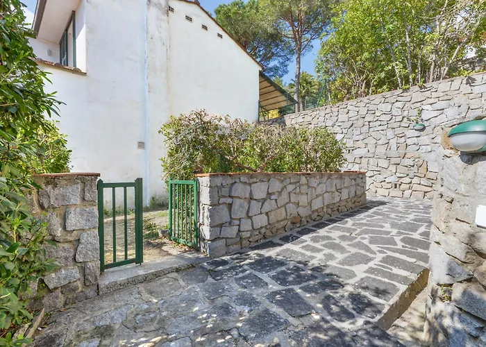 Apartamento Villaggio La Serra - Con Giardino *